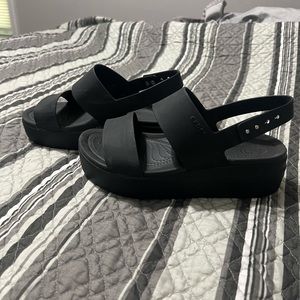 Crocs Brooklyn low wedge black sandals size 8